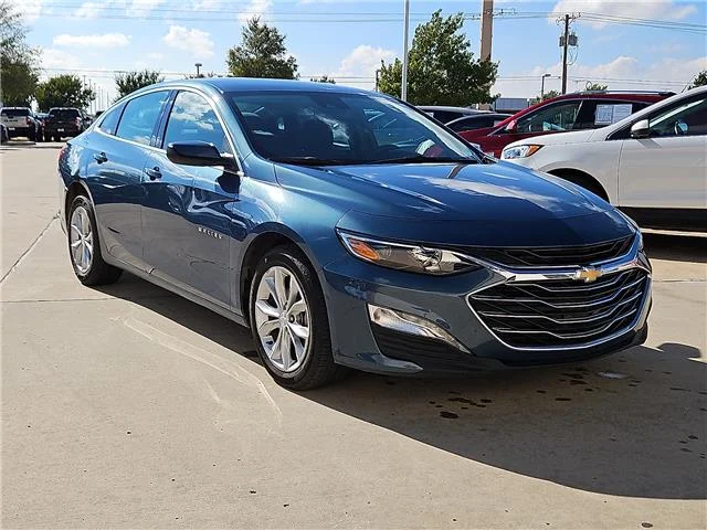 Used 2025 Lakeshore Blue Metallic Chevrolet 1LT image 3