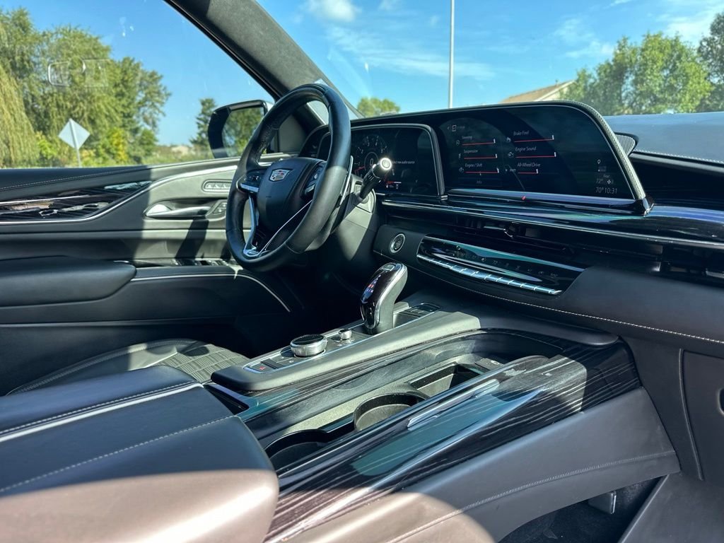 Used 2023 Silver Cadillac V-Series image 28