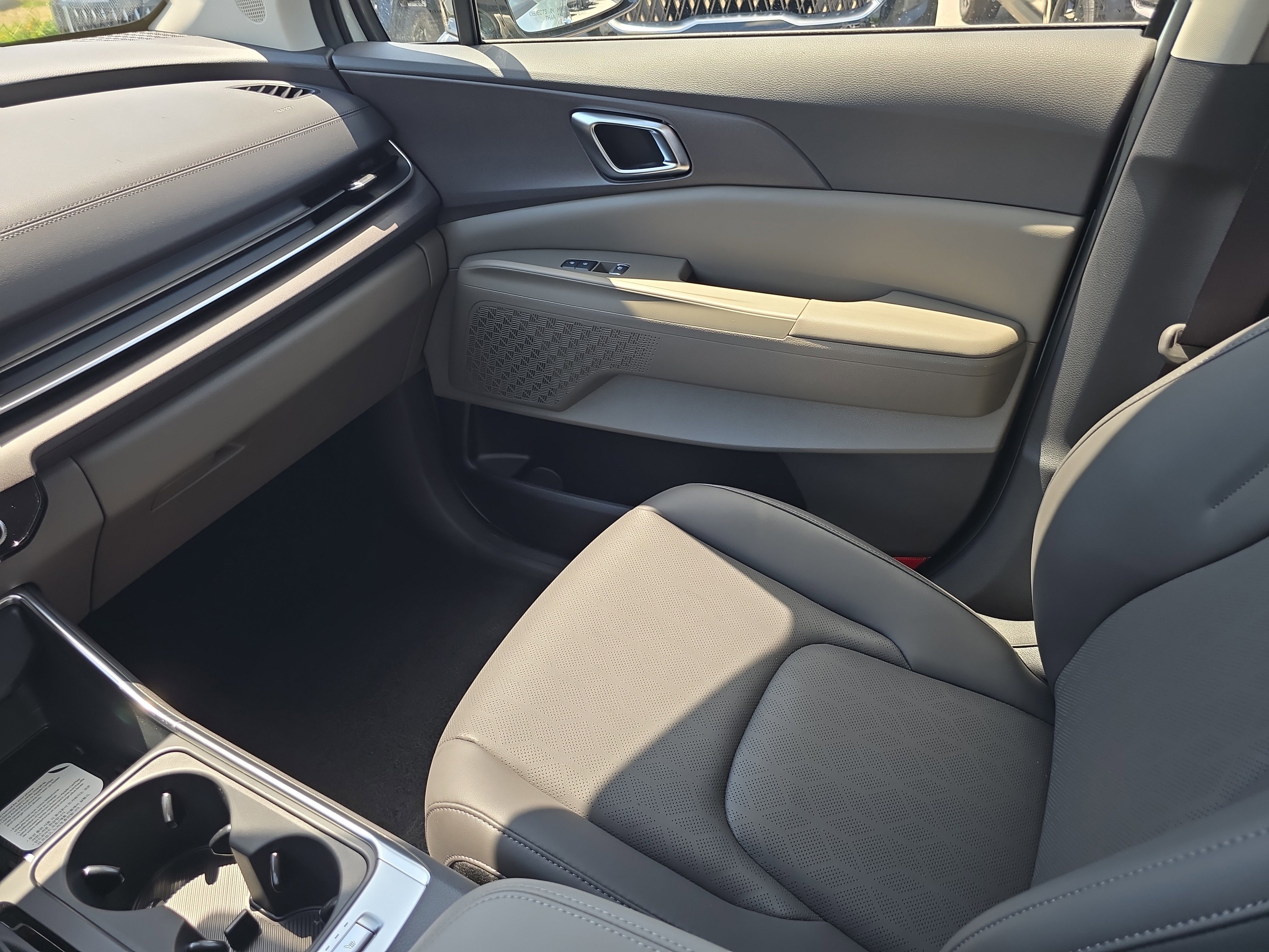 New 2026 Ivory Silver Kia EX image 16