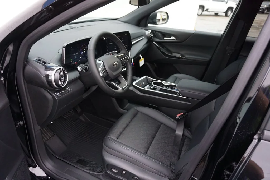 2027 Chevrolet Equinox LT - Photo 9