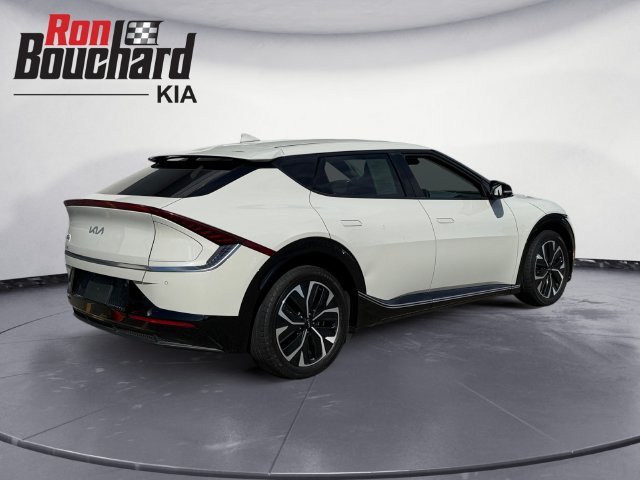 Certified Used 2023 White Kia Wind image 3