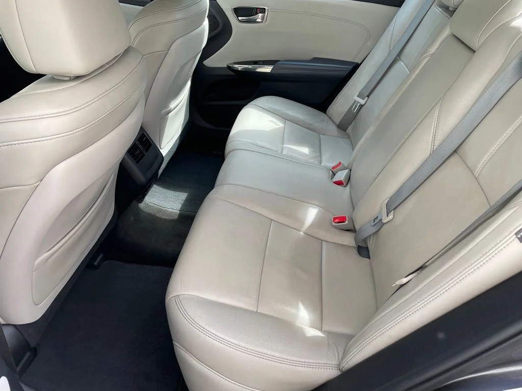 Used 2015 Gray Toyota XLE Premium image 10