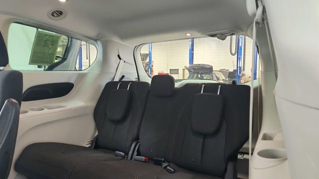 Used 2017 Silver Chrysler Touring image 20