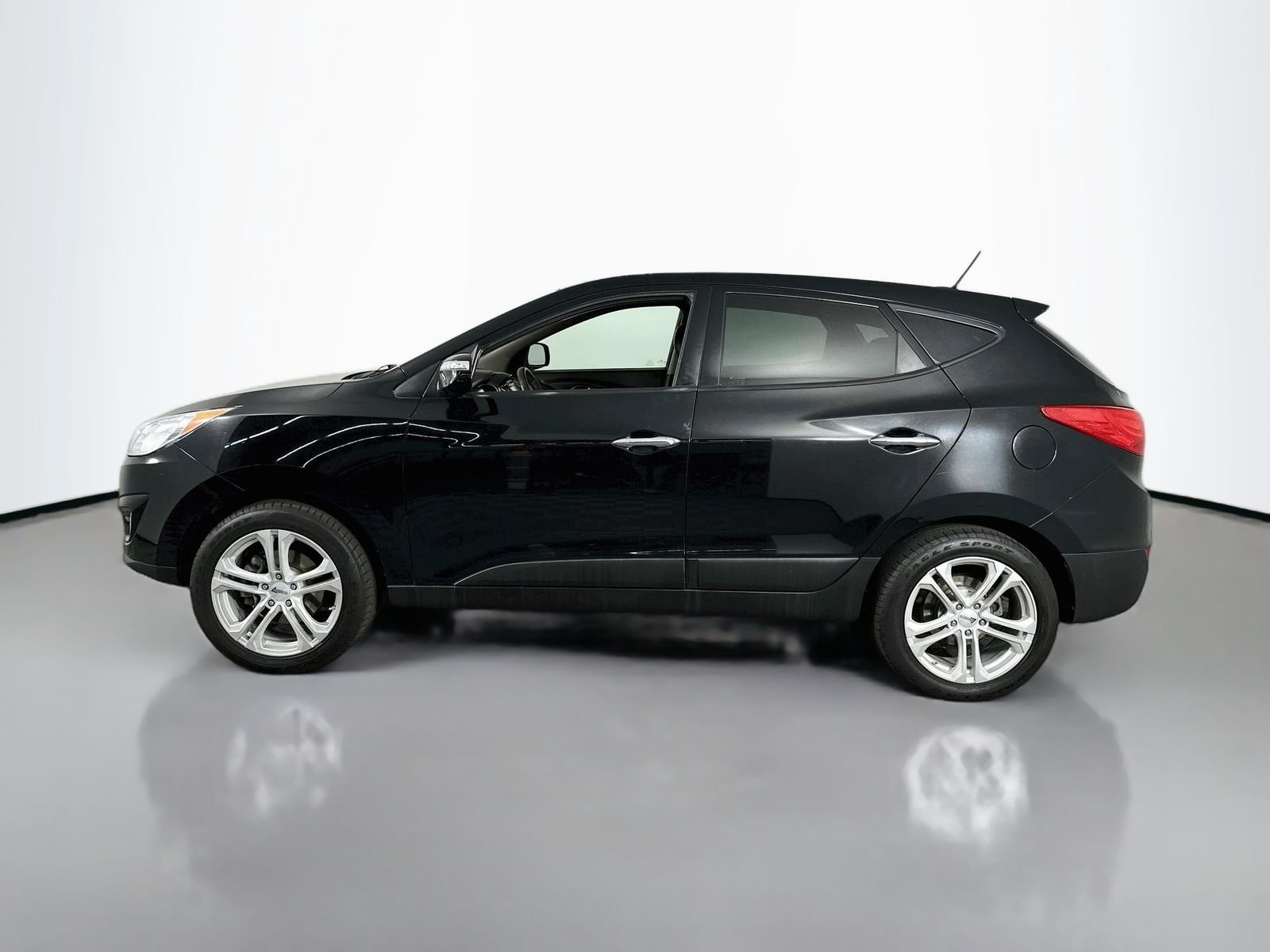 Used 2010 Ash Black Hyundai Limited image 5