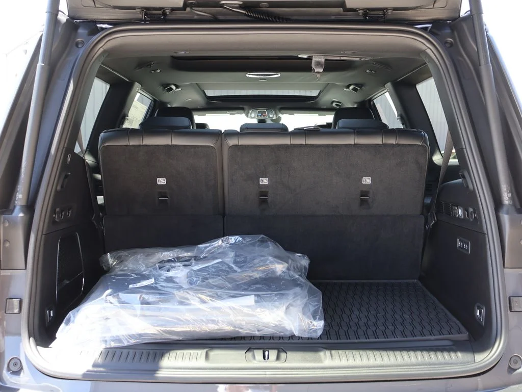 New 2026 Baltic-Gray Metallic Clear-Coat Exterior Paint Jeep Upland image 15
