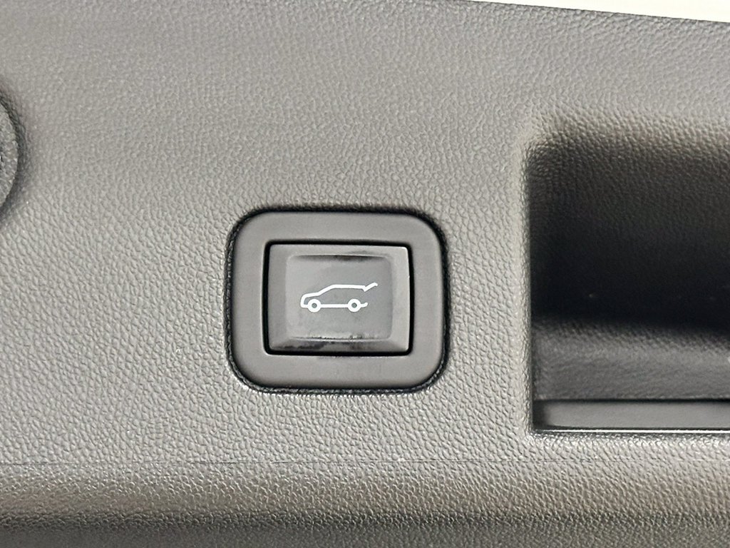 Used 2023 White Chevrolet LT image 13