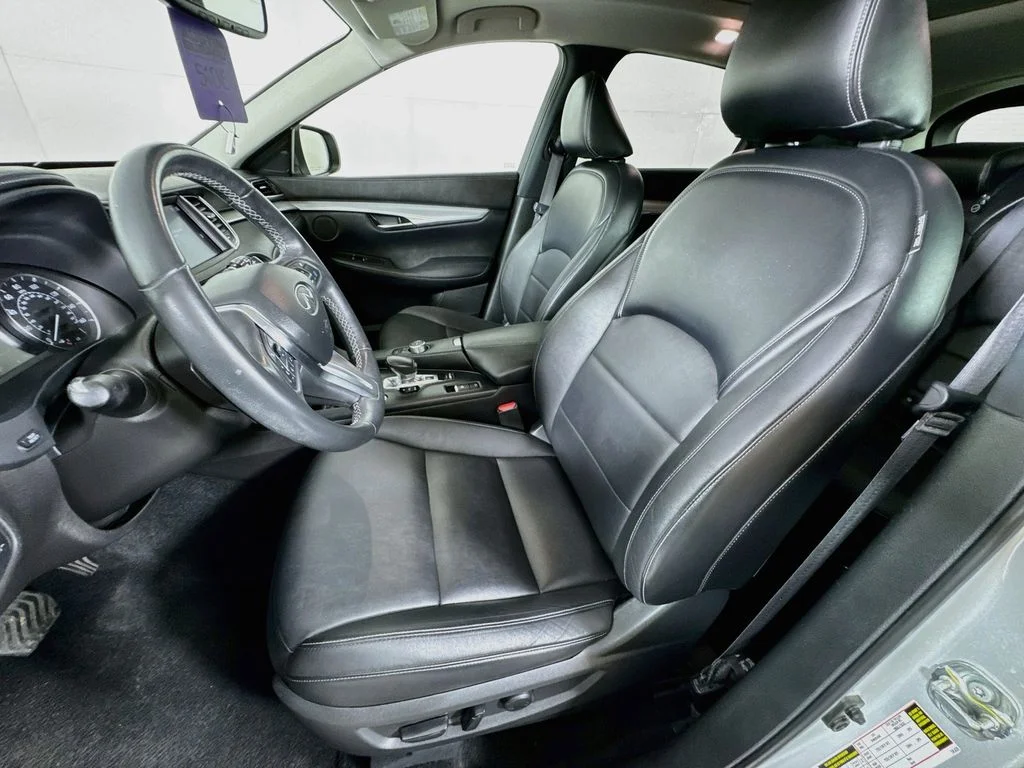 Used 2021 Silver INFINITI LUXE image 25