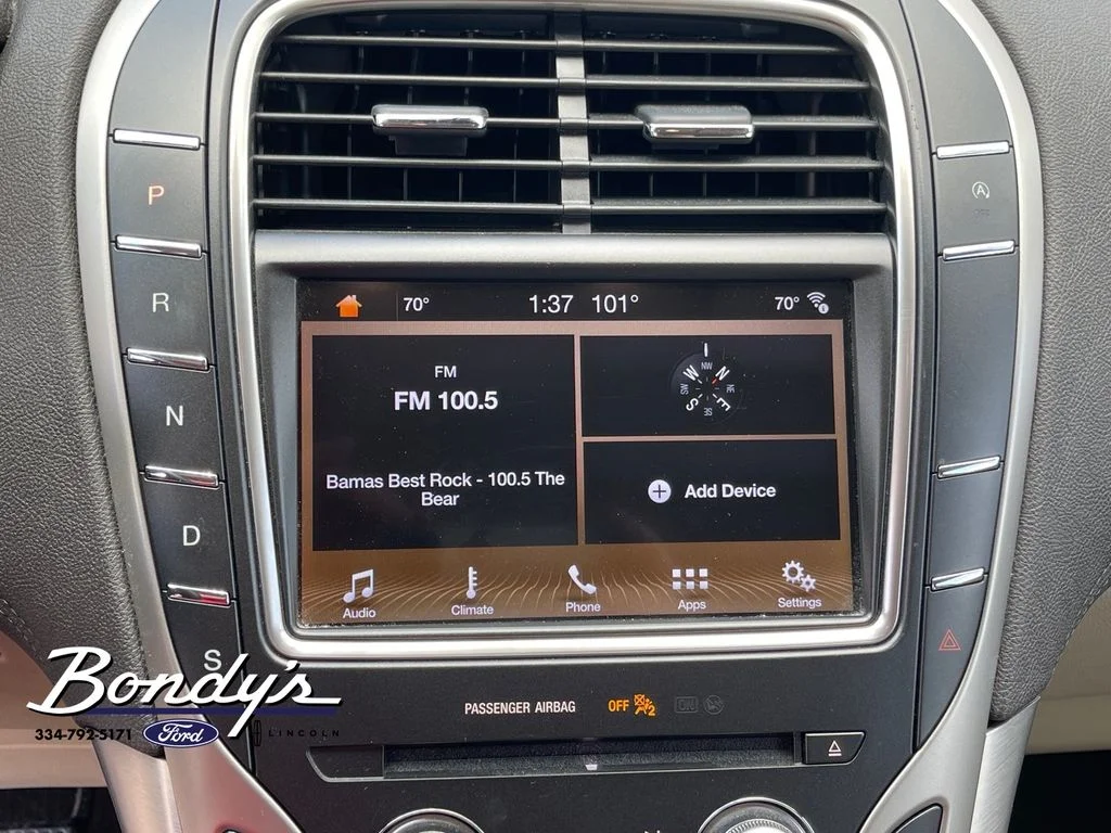Used 2019 White Platinum Clearcoat Metallic Lincoln Standard image 5