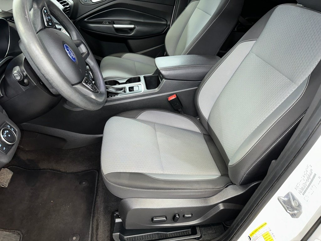 Used 2019 Ford Escape SE with VIN 1FMCU9GD5KUB51485 for sale in Youngstown, OH