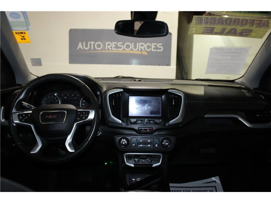 Used 2022 Summit White GMC SLE image 14
