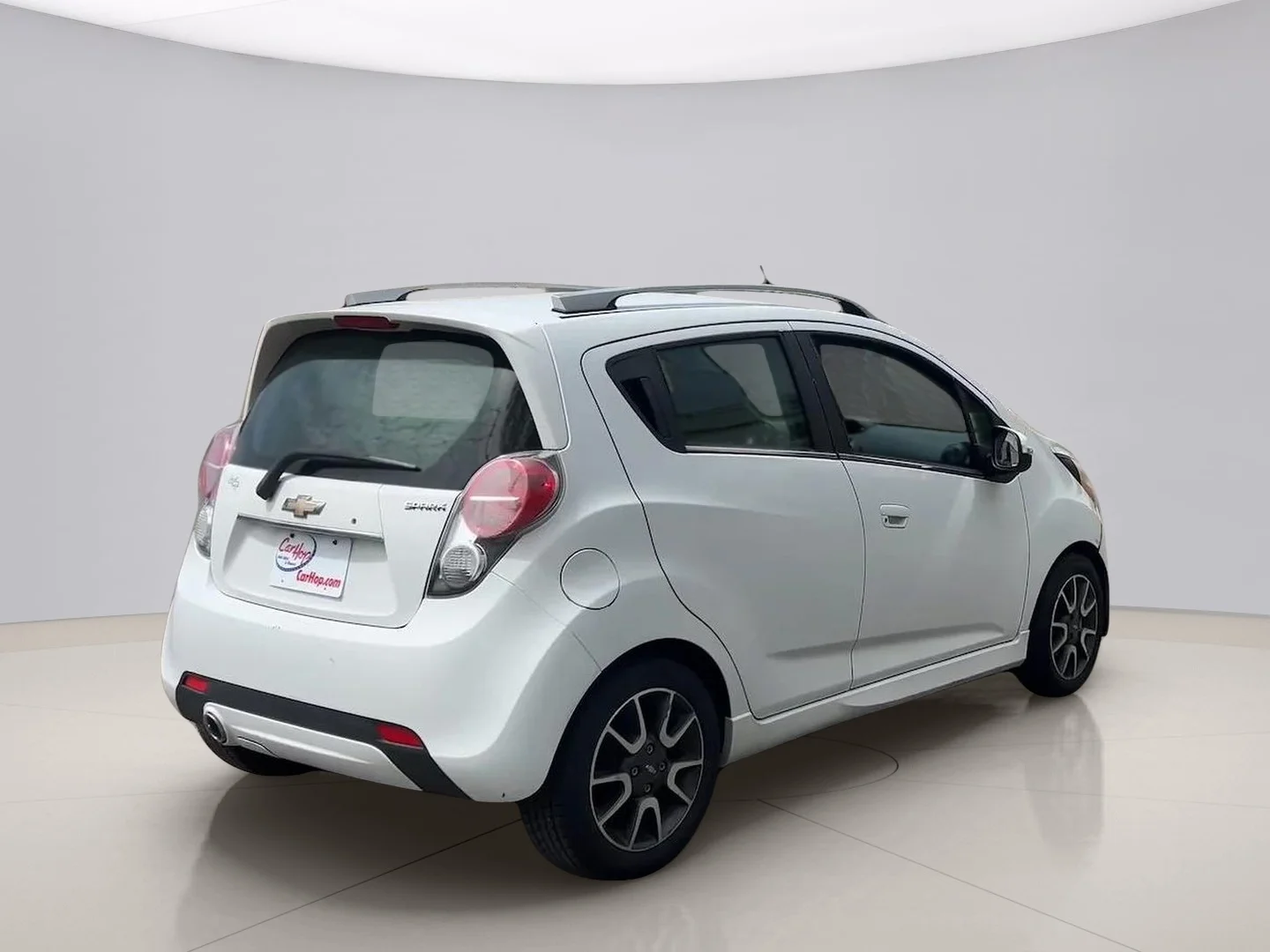 Used 2014 White Chevrolet  image 5