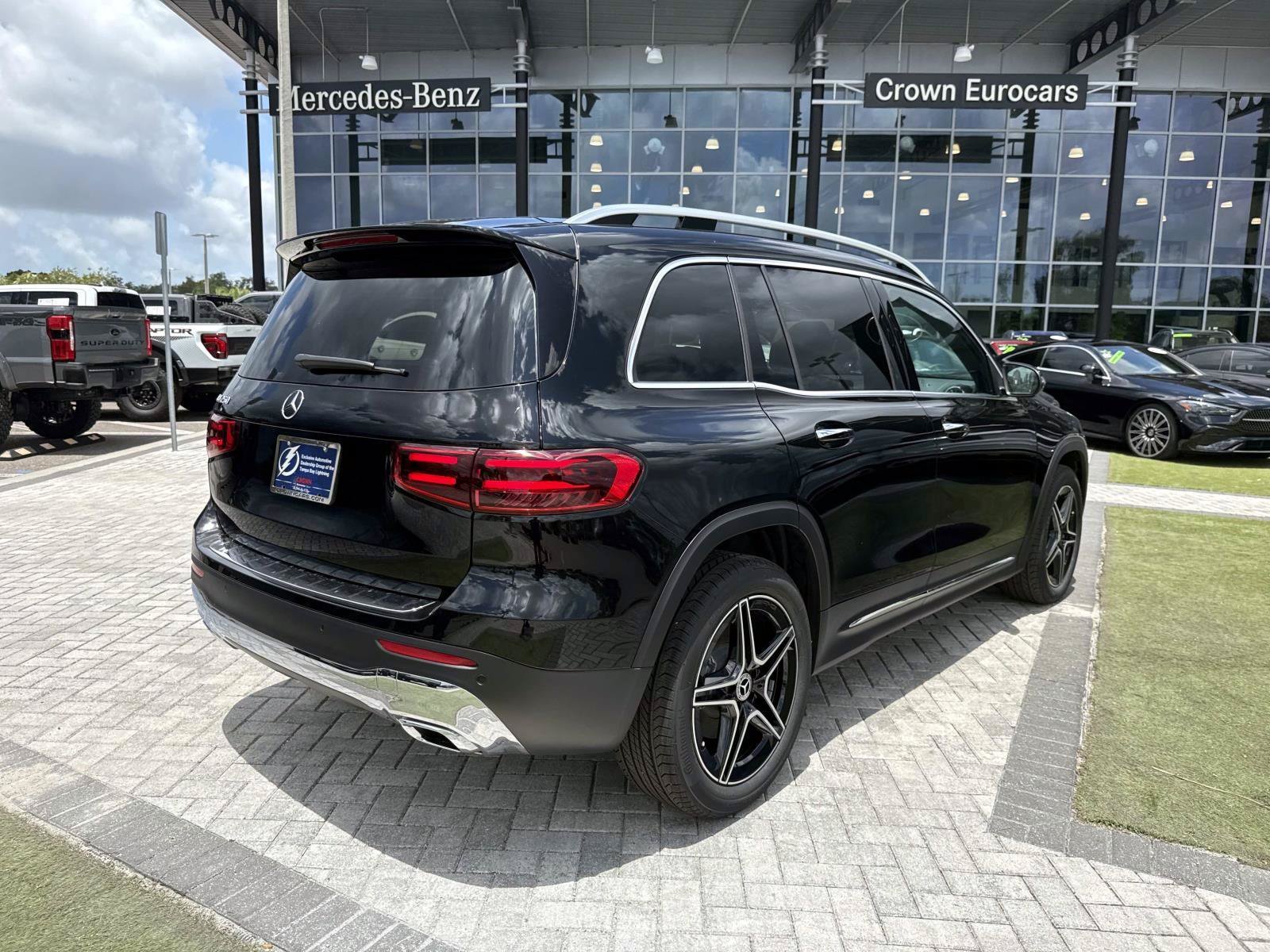 New 2026 Black Mercedes-Benz 250 SUV image 5