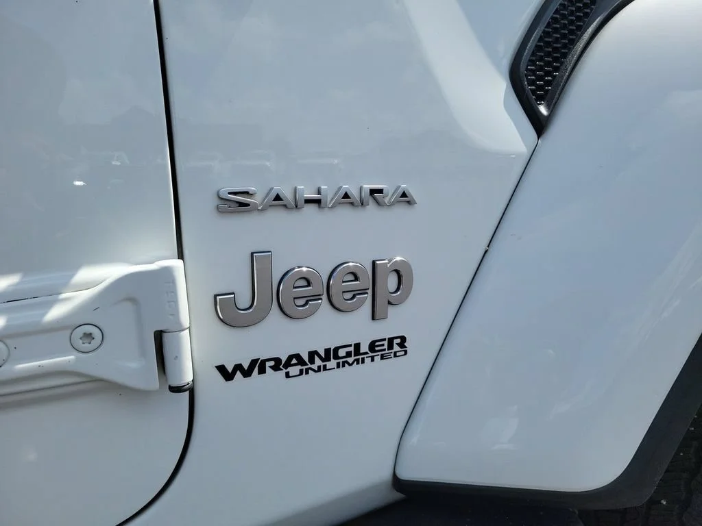Used 2021 White Jeep Sahara 4x4 image 29