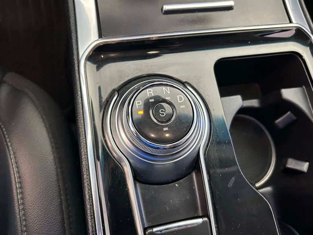 Used 2019 Blue Ford Titanium image 9