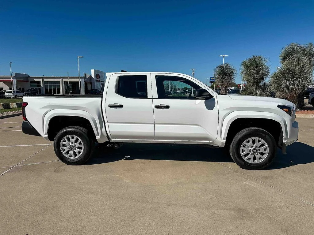 2026 Toyota Tacoma SR - Photo 24