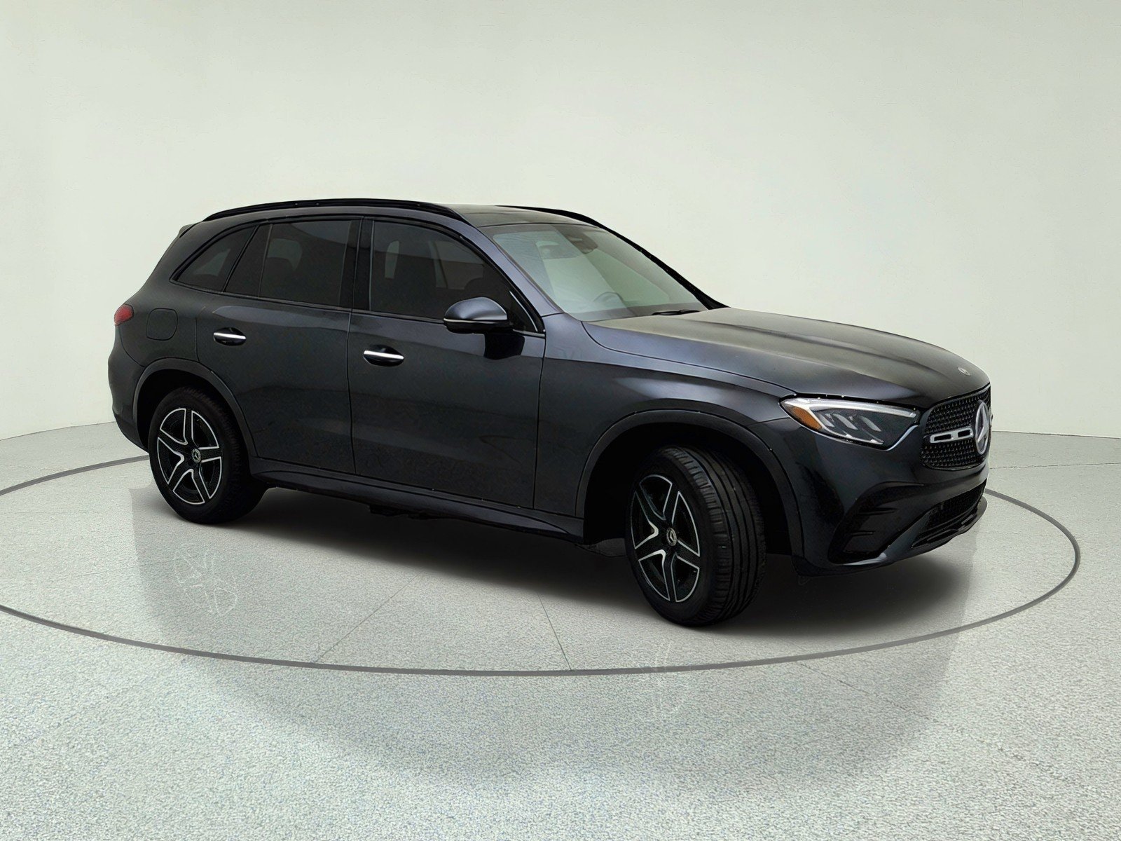 Certified Used 2024 Graphite Grey Metallic Mercedes-Benz GLC 300 image 5
