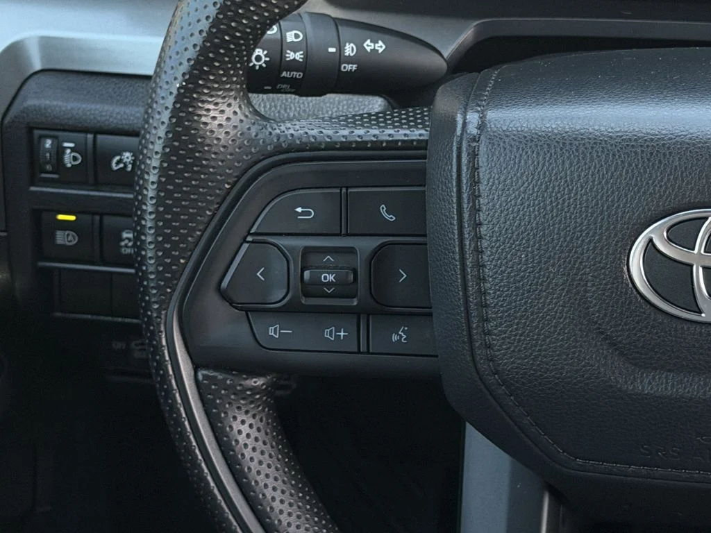 Used 2026 Blue Toyota SR5 image 15