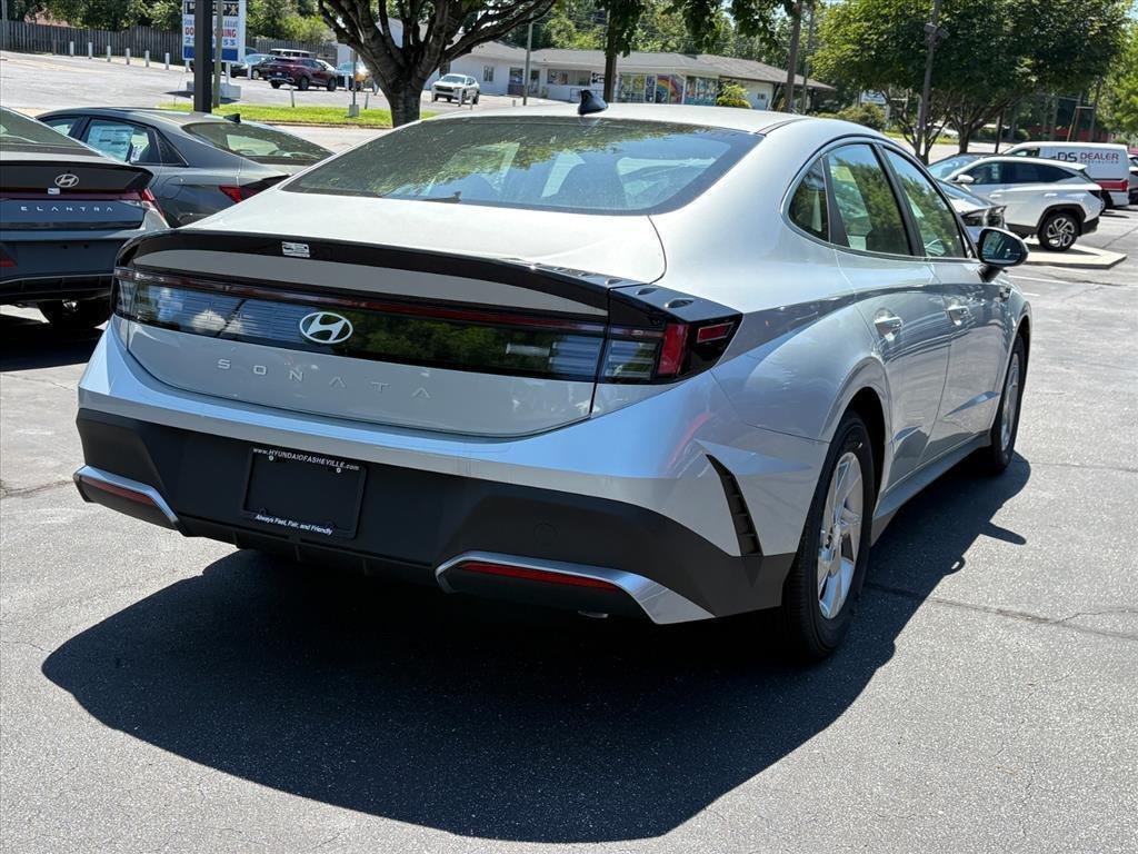 New 2026 Aero Silver Metallic Hyundai SE image 63