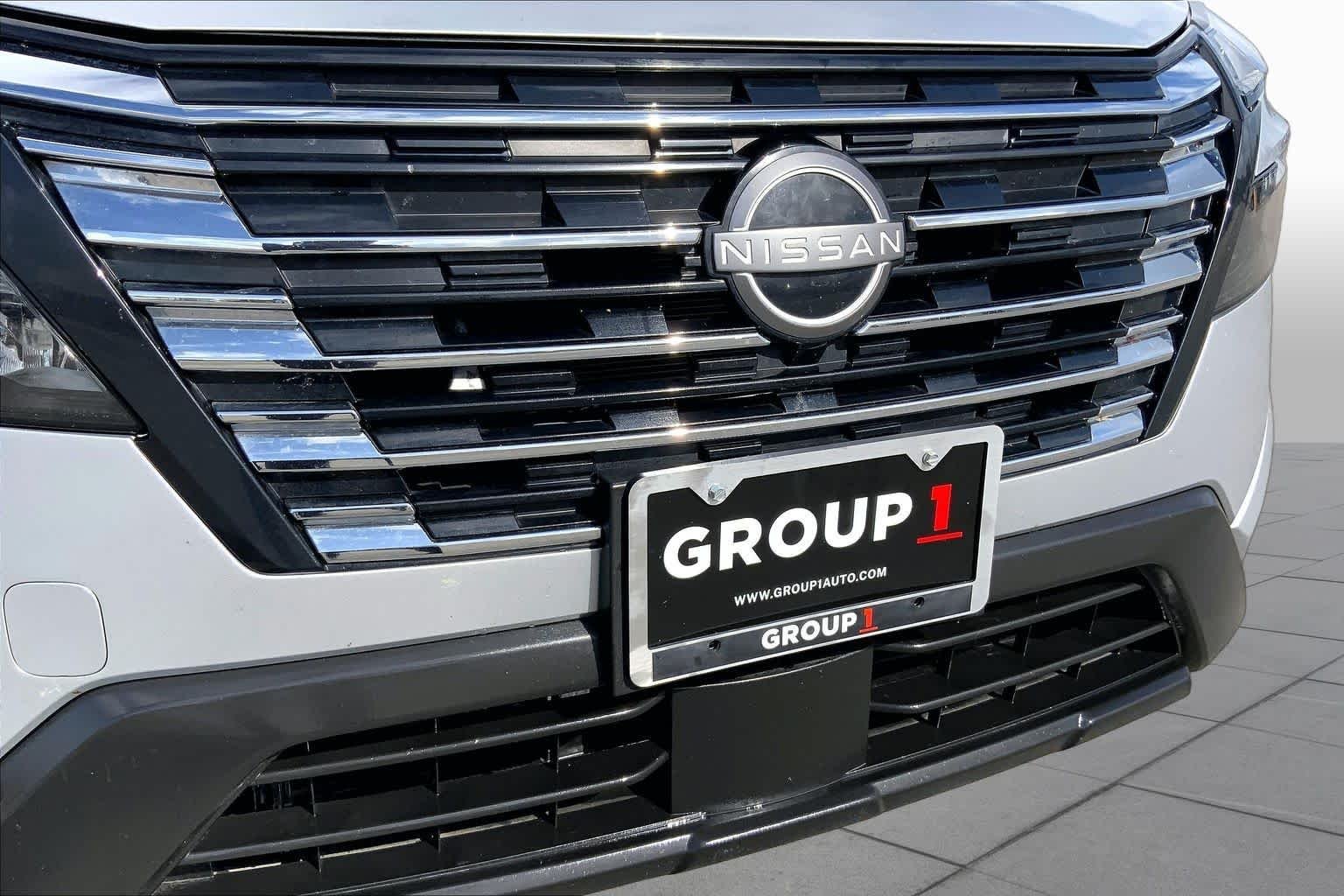 Used 2024 Brilliant Silver Metallic Nissan S image 29