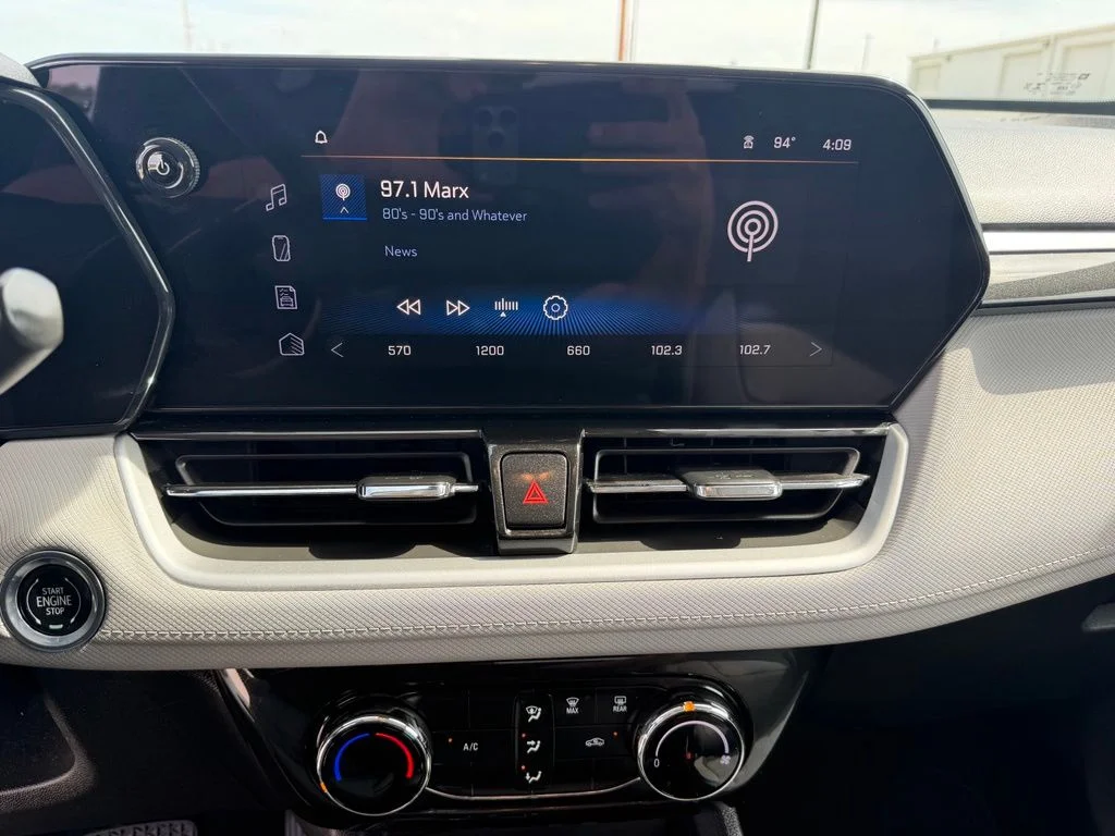 Used 2025 White Chevrolet LT image 17