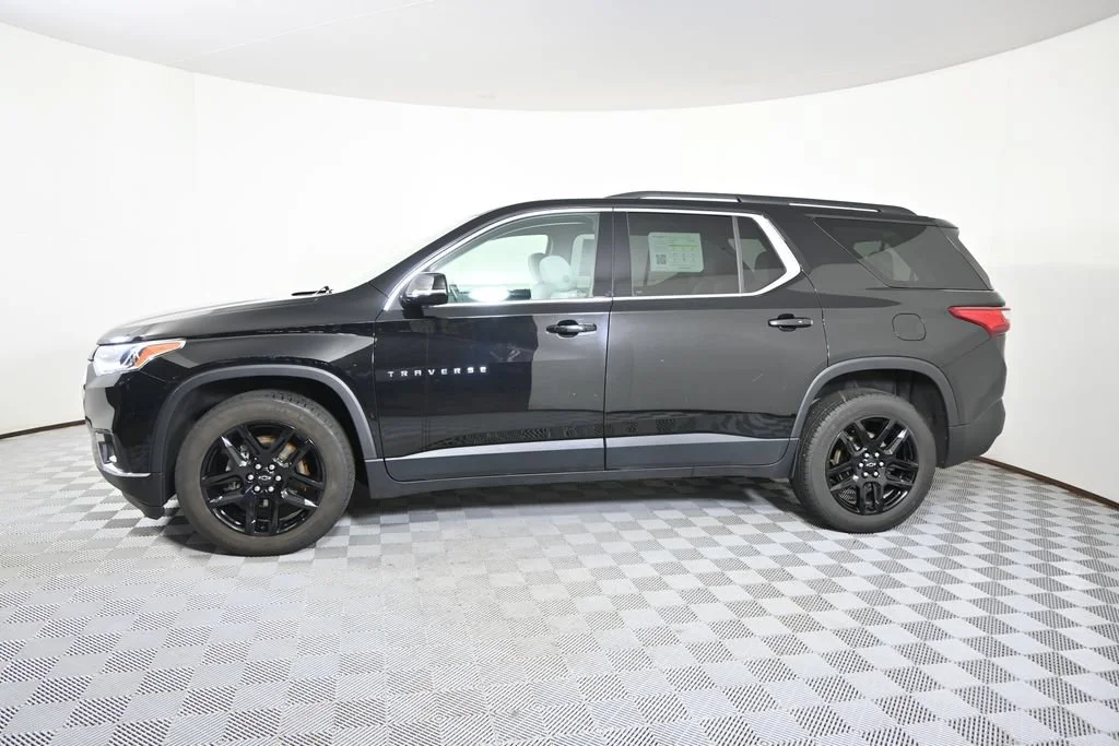 Used 2019 Chevrolet Traverse 1LT with VIN 1GNEVGKW6KJ241650 for sale in Forest Lake, Minnesota
