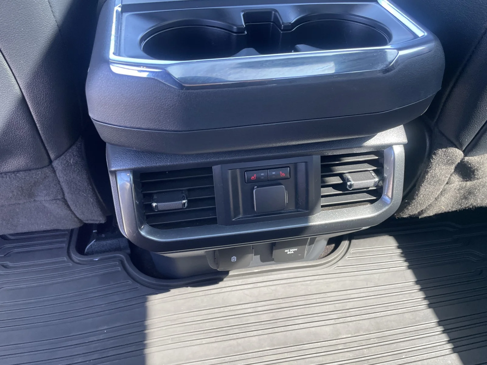 Used 2022 Iconic Silver Metallic Ford LARIAT image 13
