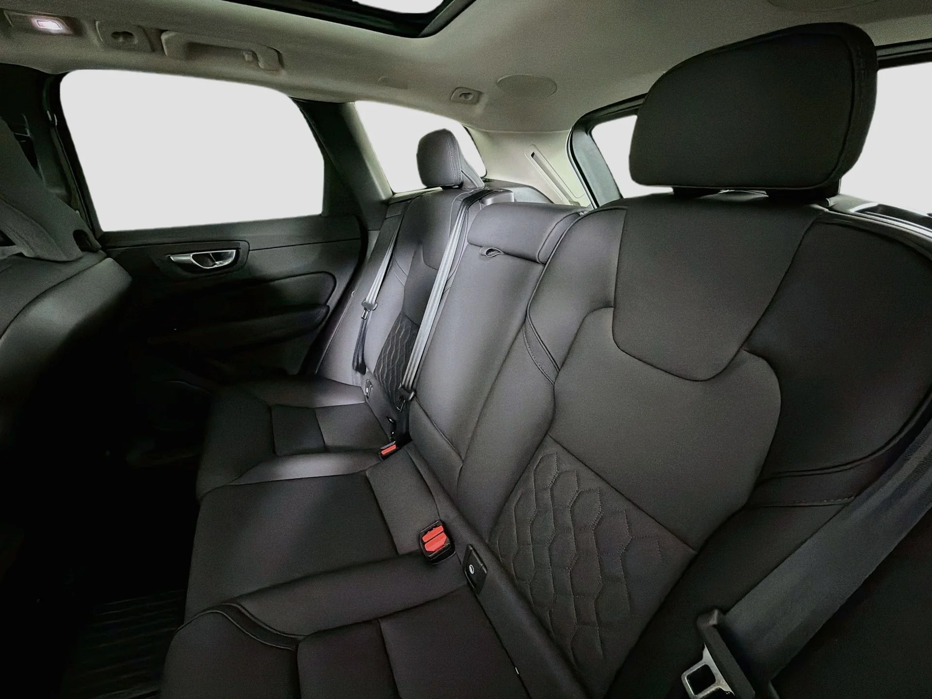 New 2026 Vapour Grey Volvo Plus image 25