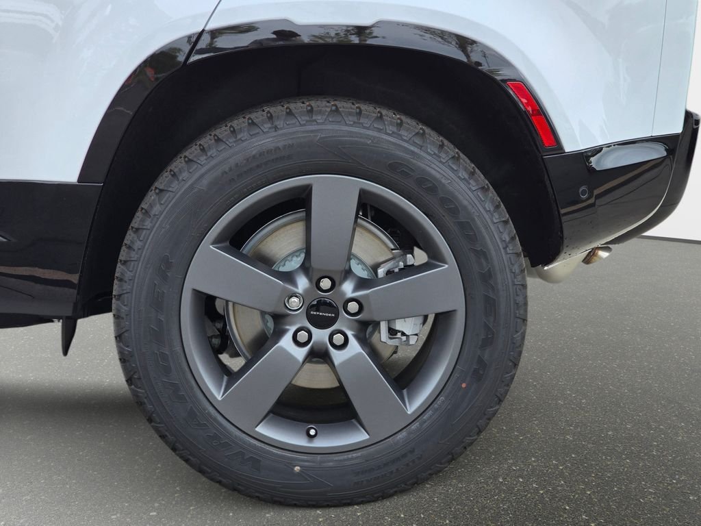 New 2026 Fuji White LAND ROVER X-Dynamic SE image 35