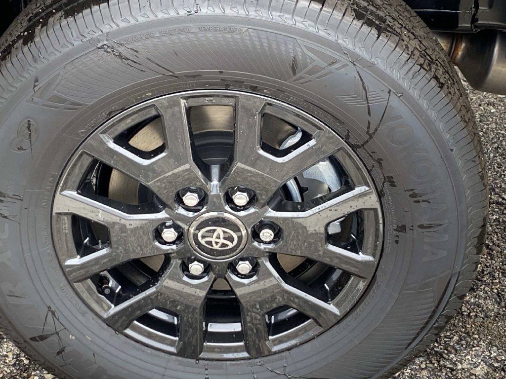 New 2026 Cutting Edge Toyota SR5 image 6