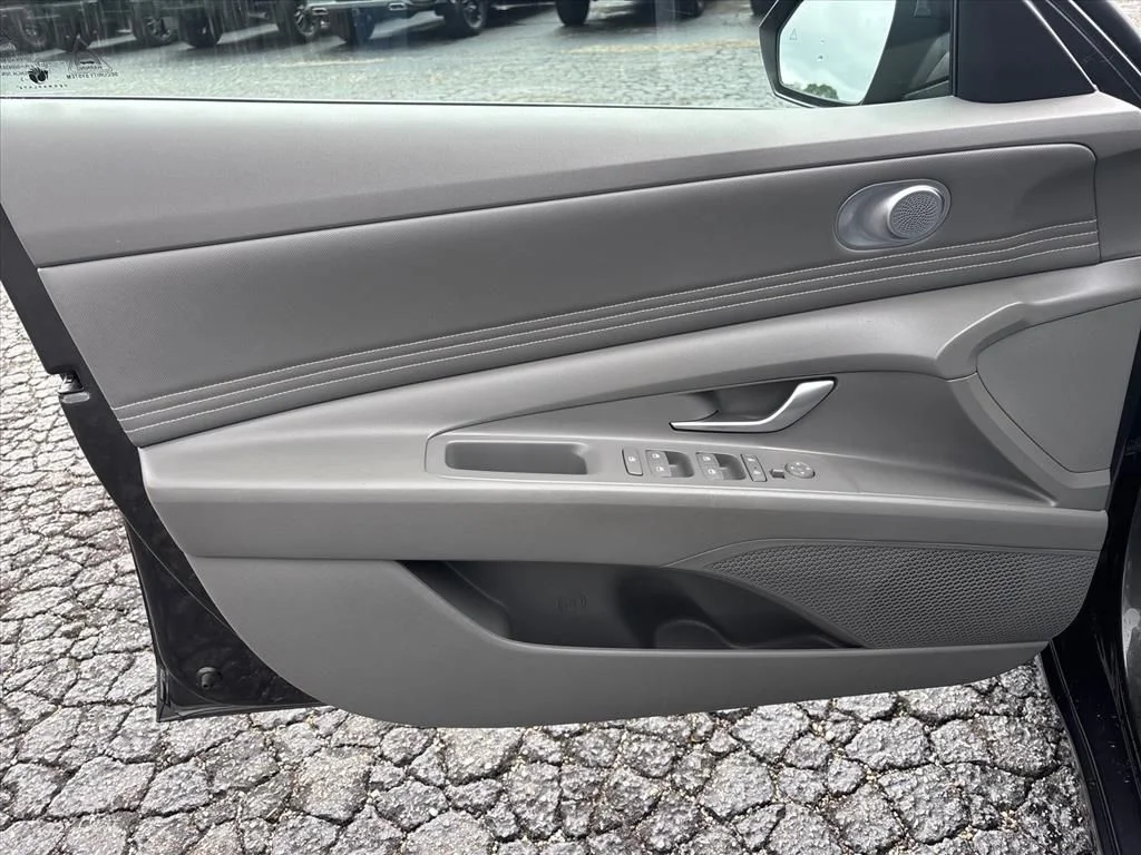 Used 2023 Gray Hyundai SEL image 22