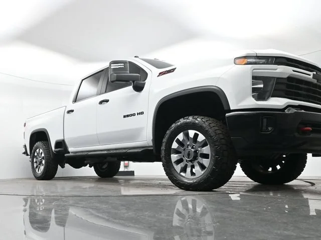 Used 2024 Summit White Chevrolet Custom image 22