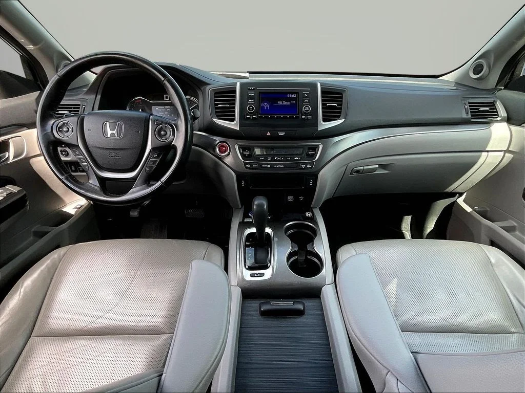 Certified Used 2019 Obsidian Blue Pearl Honda RTL image 9