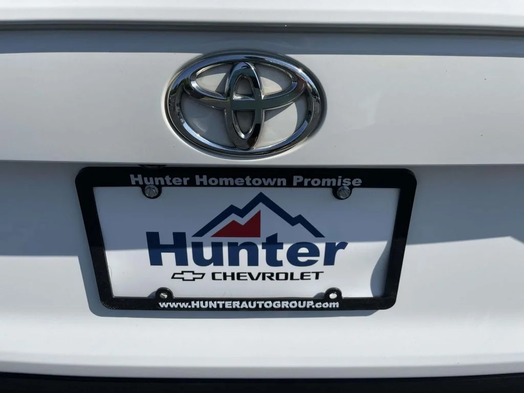 Used 2019  Toyota XLE image 11