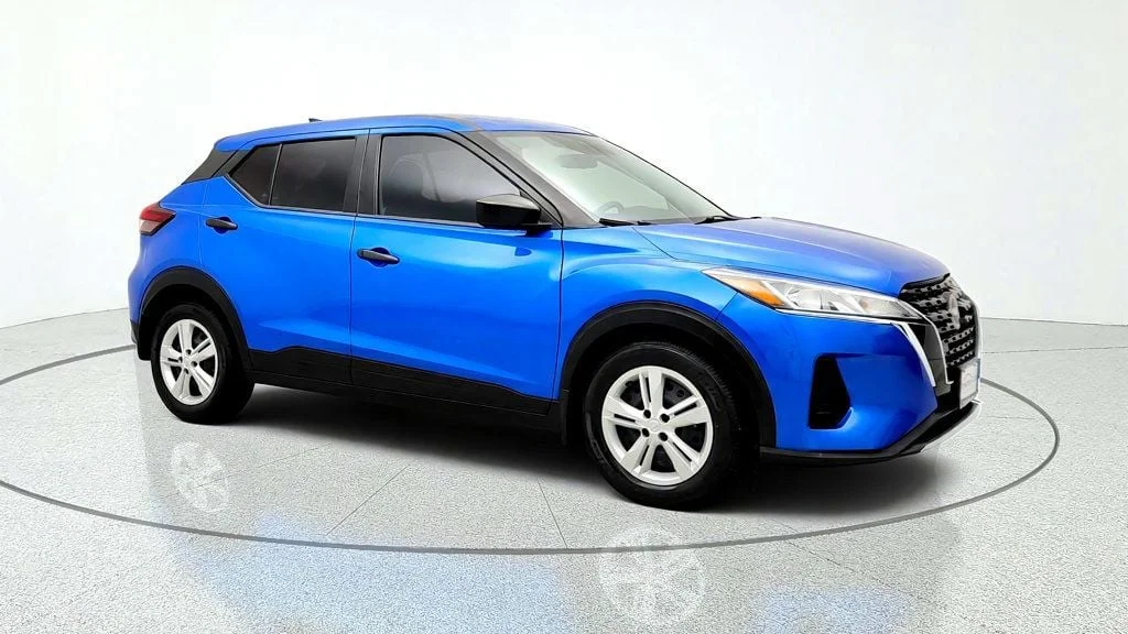Used 2023 Electric Blue Metallic Nissan S FWD image 3