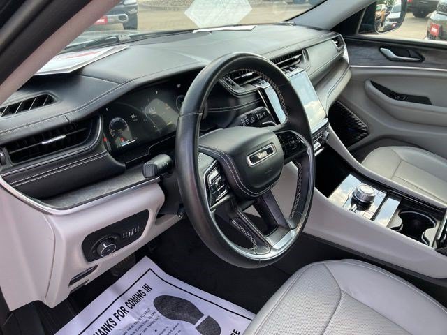 Certified Used 2021 Diamond Black Crystal Pearlcoat Jeep Overland image 12