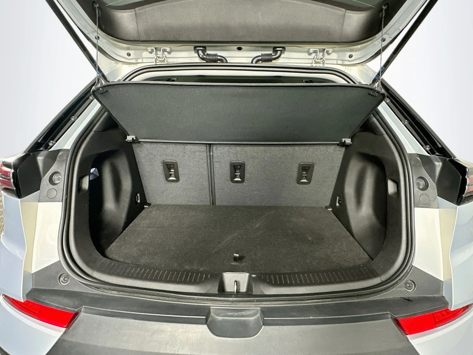 Used 2023 Silver Flare Metallic Chevrolet LT image 26