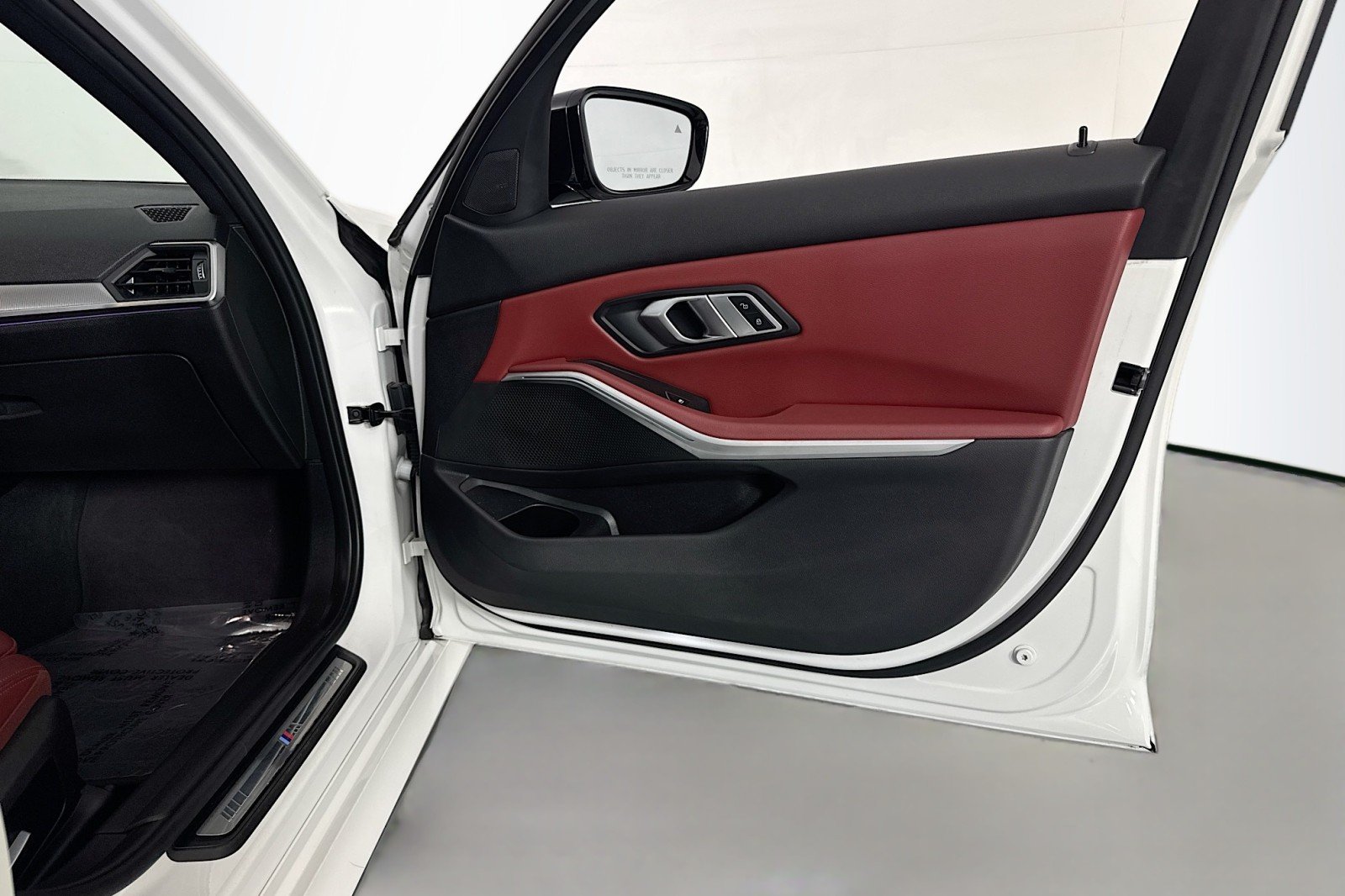 Used 2022 Alpine White BMW 330e image 24