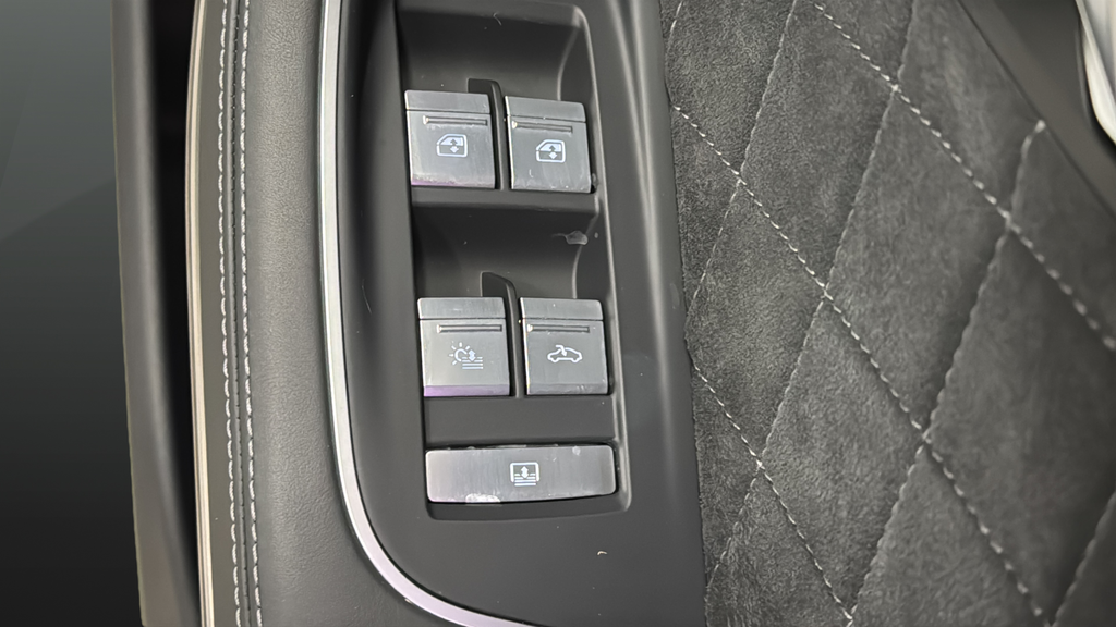 Used 2024 Black Metallic Audi 4.0T image 28