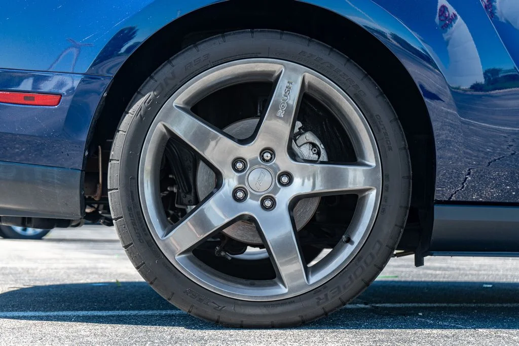 Used 2012 Blue Ford GT Premium image 9