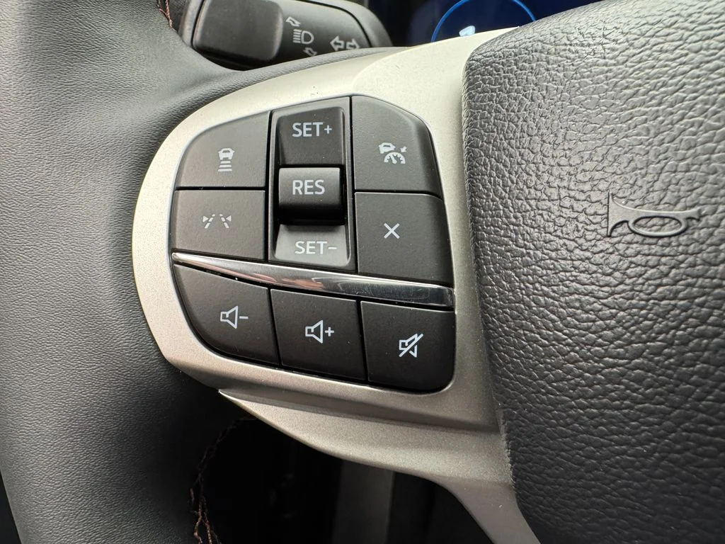 New 2026 Star White Metallic Tri-Coat Ford Active image 16