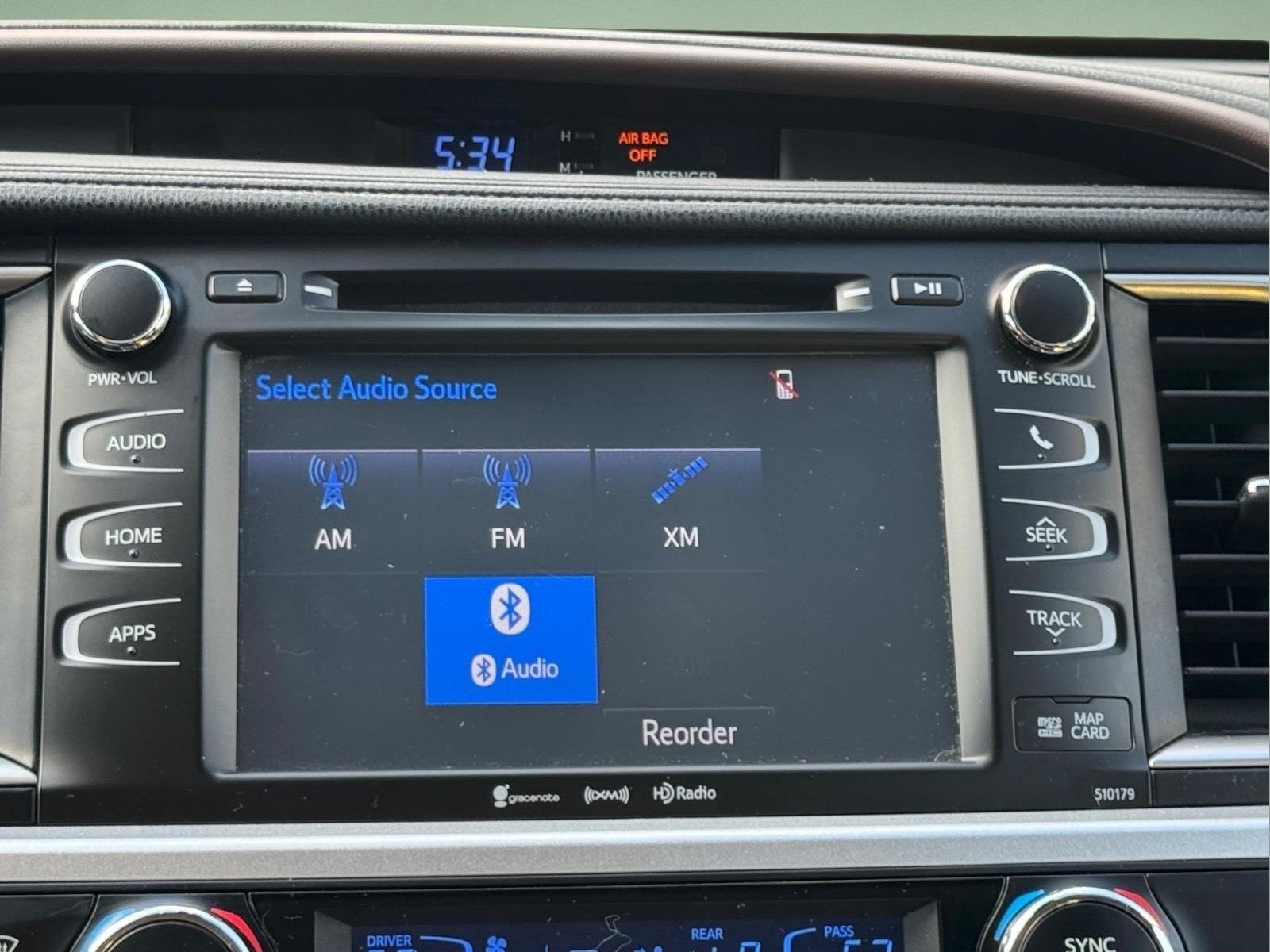 Used 2018 Predawn Gray Mica Toyota XLE image 28