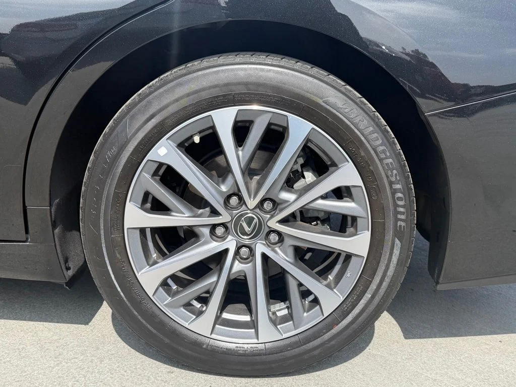 Used 2024 Black Lexus 350 image 3