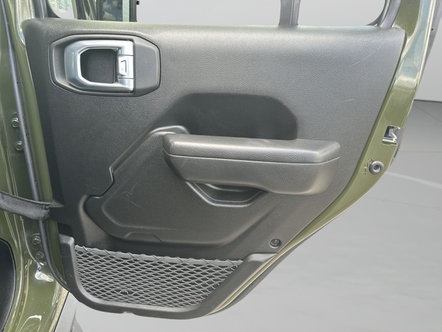 Used 2022 Green Jeep Rubicon image 28