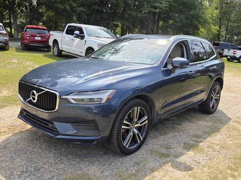 Used 2019 Denim Blue Metallic Volvo Momentum image 4