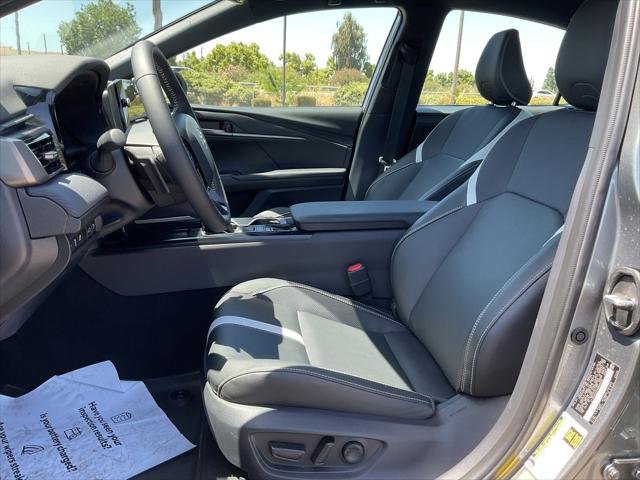Certified Used 2025 PRECIOUS METAL Toyota  image 13