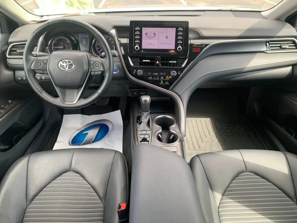 Used 2022 Silver Toyota SE image 16