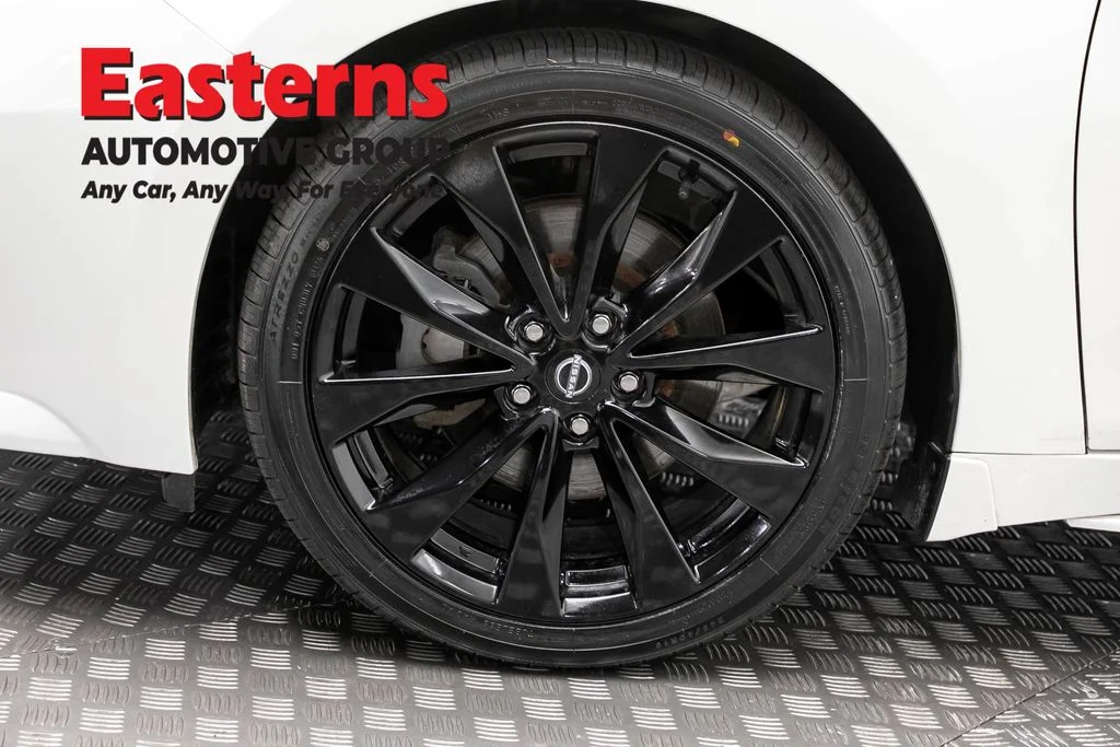 Used 2023 White Nissan SR image 35