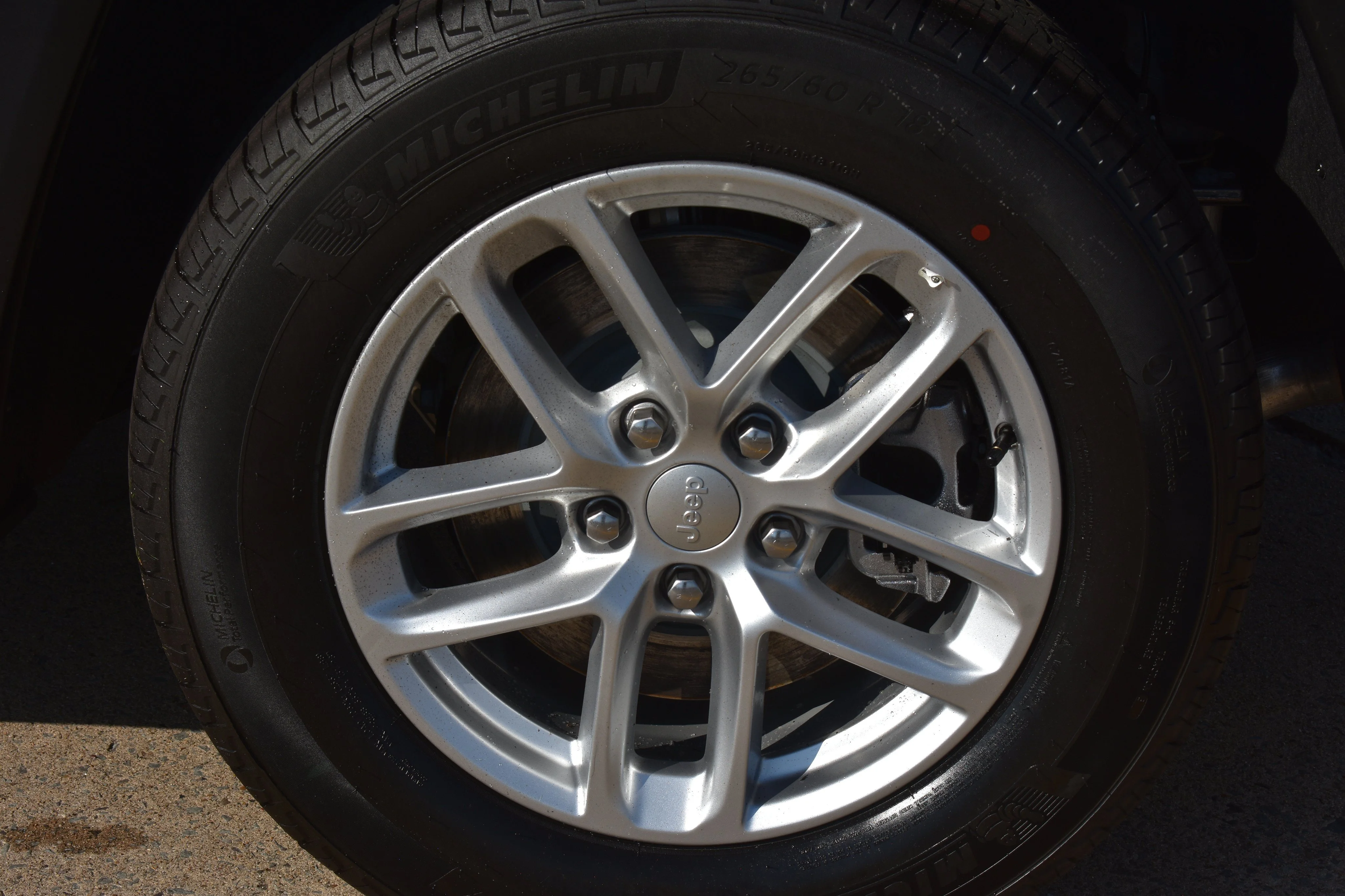 New 2026 Baltic Gray Metallic Clearcoat Jeep Laredo X image 9