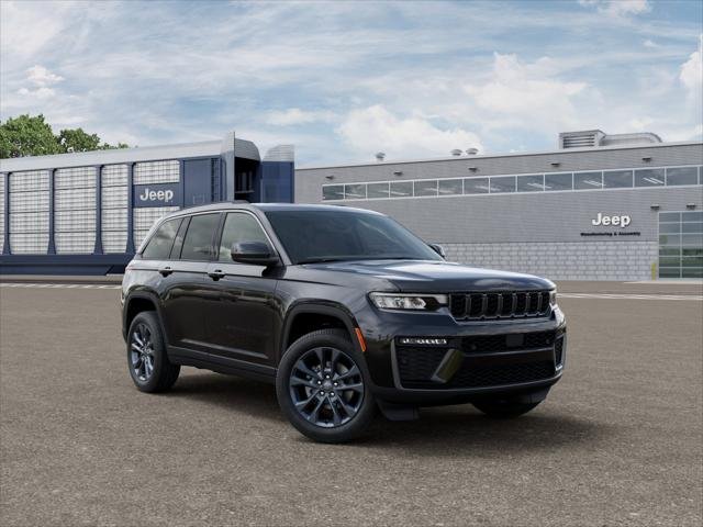 New 2026 Diamond Black Crystal Pearlcoat Jeep Limited image 3