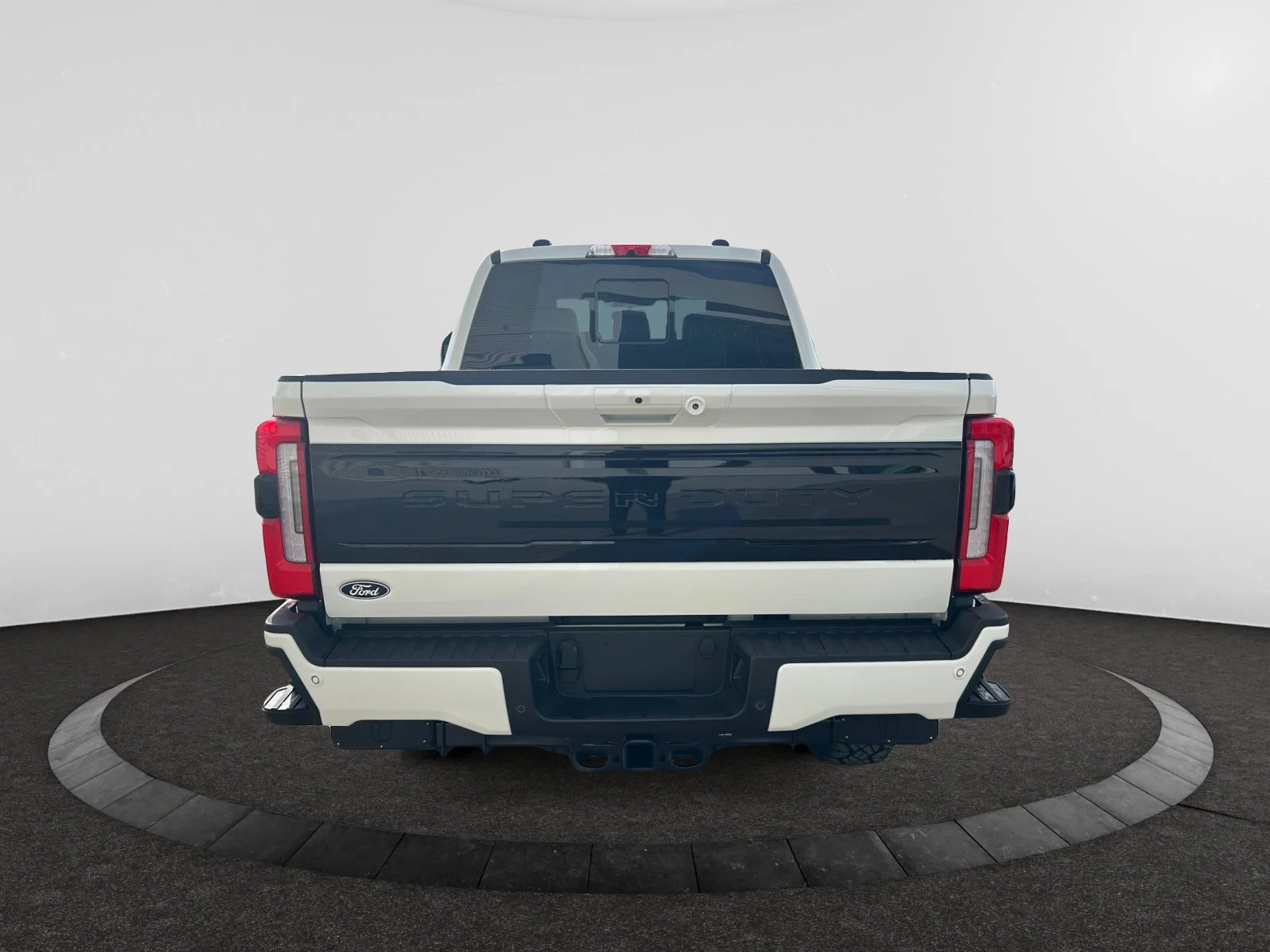 New 2027 Star White Metallic Tri-Coat Ford Platinum image 4